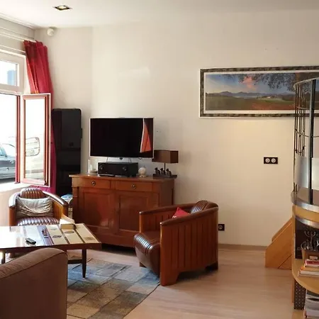 Apartament Loft Au Centre Ville, Calme, 200m De La Saint-Jean-de-Luz
