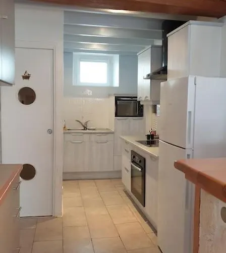 Apartman Loft Au Centre Ville, Calme, 200m De La